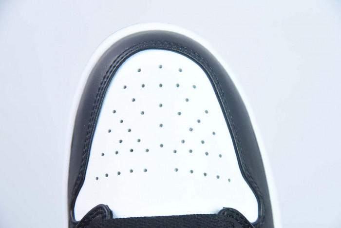 (WMNS) Air Jordan 1 Low