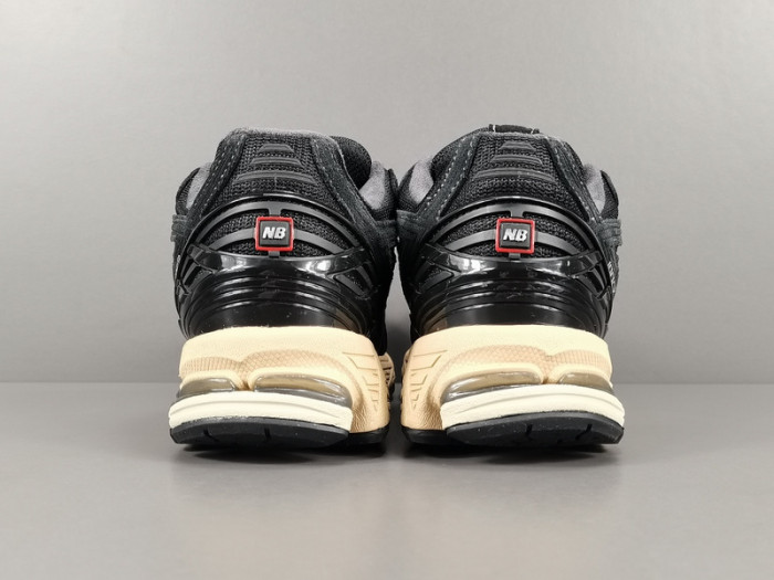 New Balance 1906R