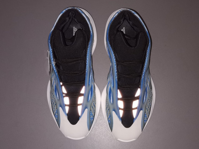 adidas Yeezy 700 V3