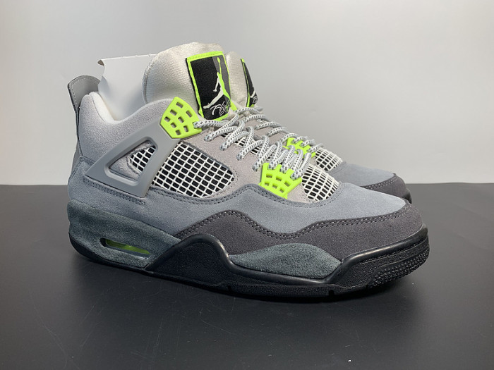 Air Jordan 4 Retro SE
