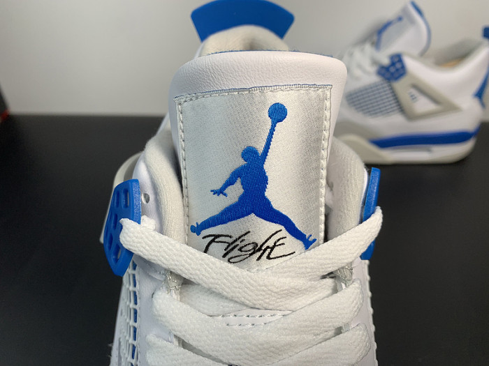 Air Jordan 4 Retro
