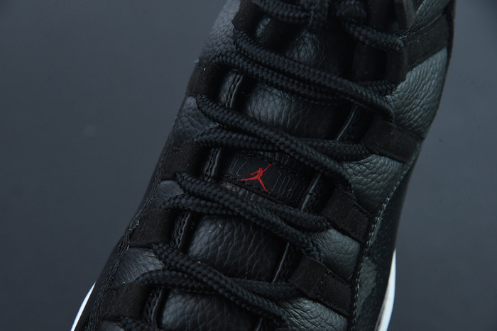 AIR JORDAN 11 RETRO