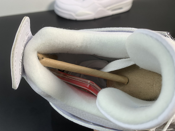 Air Jordan 4 Retro