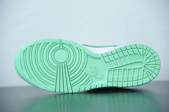 Nike Dunk Low "Green Glow"DD1503-105